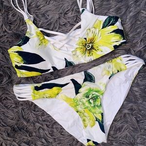 Flower bikini 🤍 3 for $12